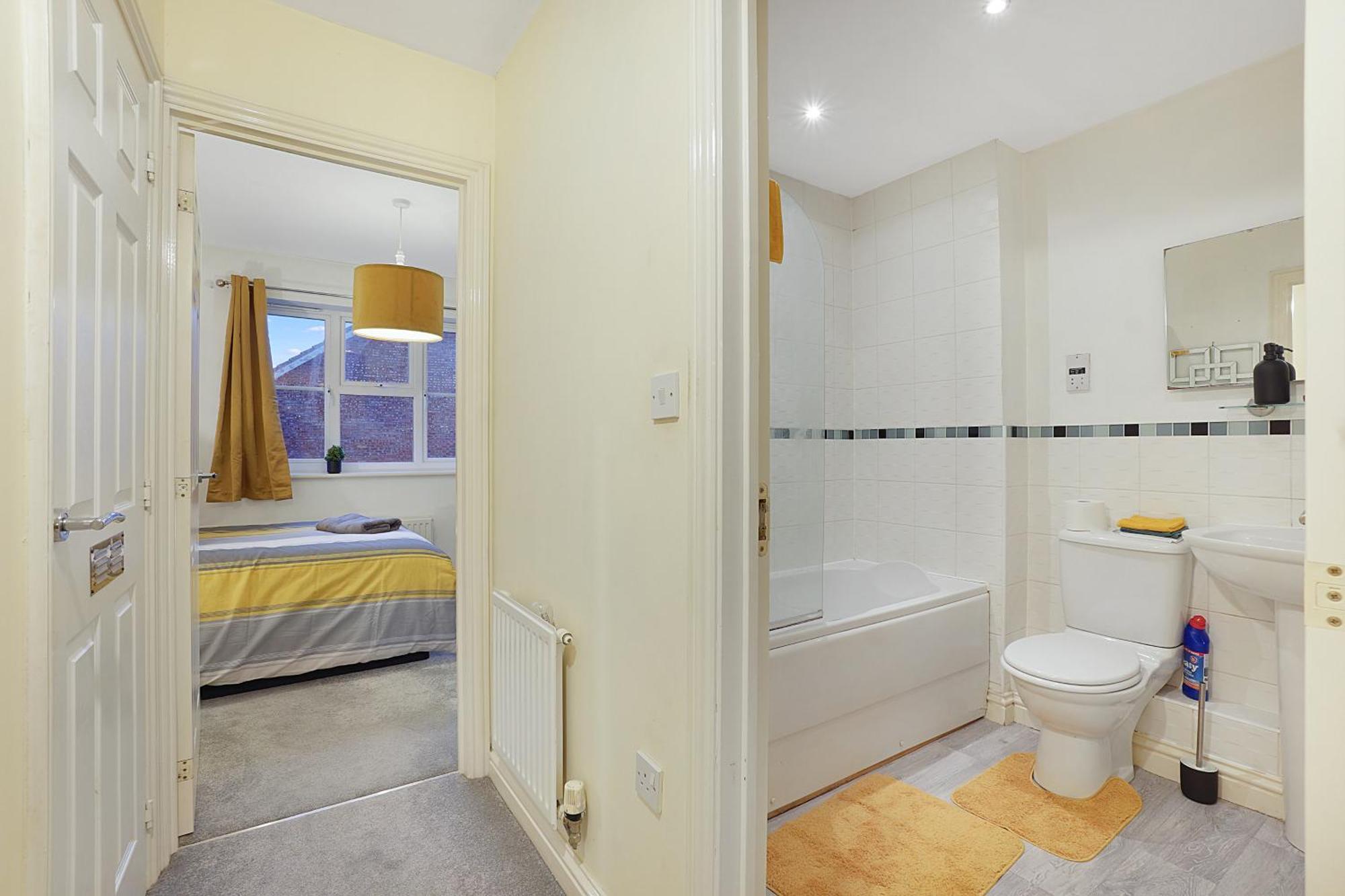 Comfortable Stylish Townhouse In Ashford Sleeps 5 Netflix 2 Parking Spaces Perfect For Contractors And Families Ngoại thất bức ảnh